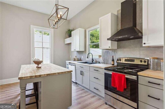 Foto del edificio - 4162 Emory St NW