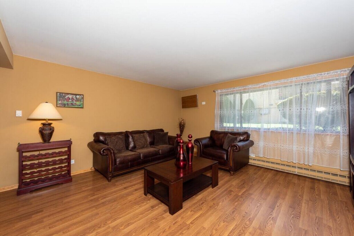 Primary Photo - 5113 N East River Rd