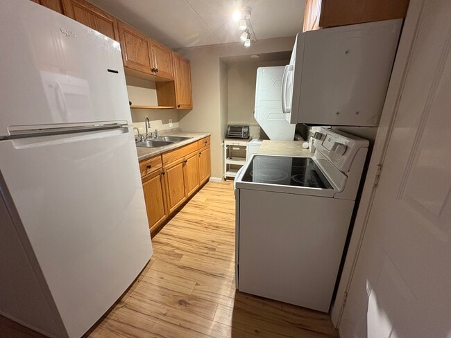 Foto del edificio - 64 Esker Rd