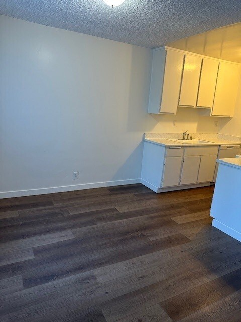 Comedor - 2680 S Barrington Ave