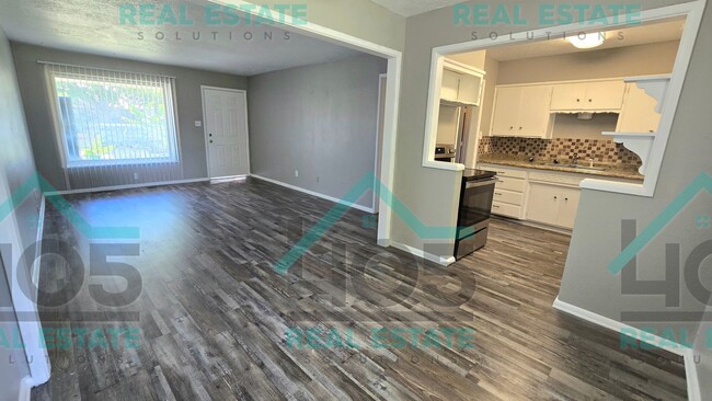 Building Photo - 3 Bed 1 Bath Mid-Del Schools