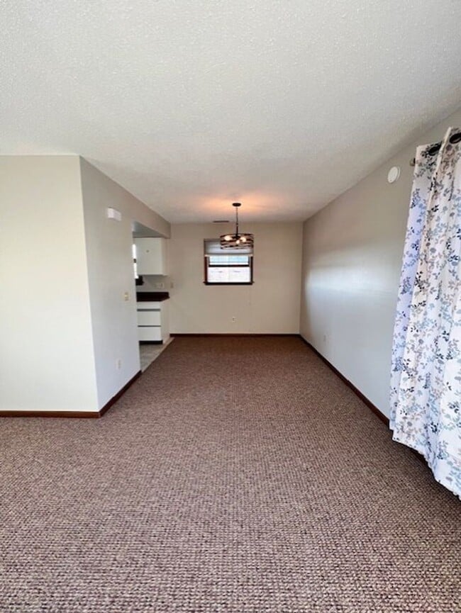 Foto del edificio - 4273 W Lake Rd