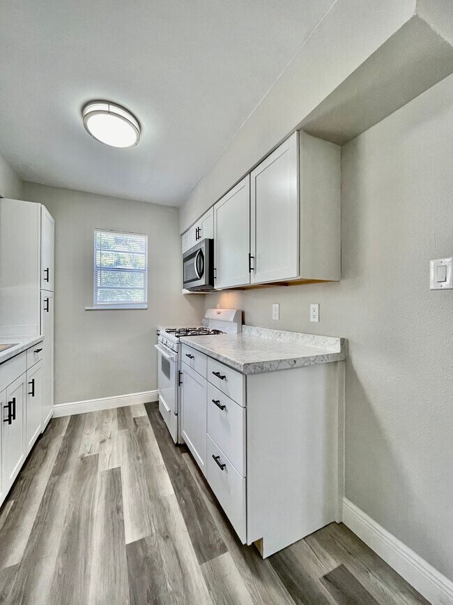 Foto del edificio - New & Improved 1 Bedroom and 1 Bathroom Home in the Center of San Marcos
