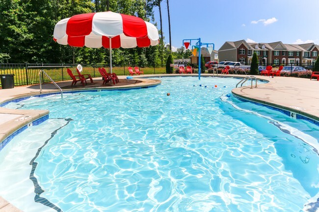 Swimming Pool - The Reserve at Catawba Creek