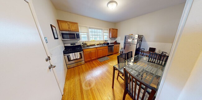 Building Photo - 23 Tufts St
