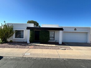 Building Photo - 1032 E Villa Maria Dr