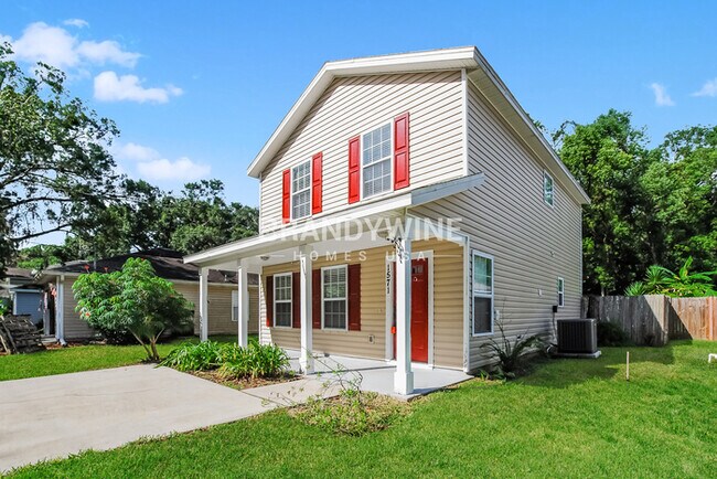 Building Photo - 1571 N Whitney St