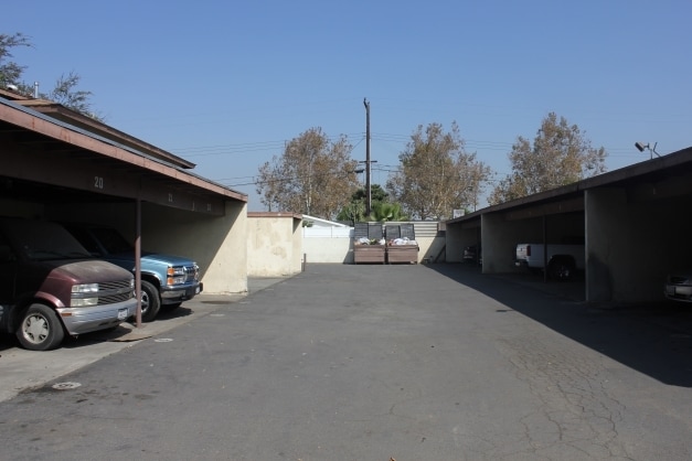 Building Photo - 435-440 Sandia Ave