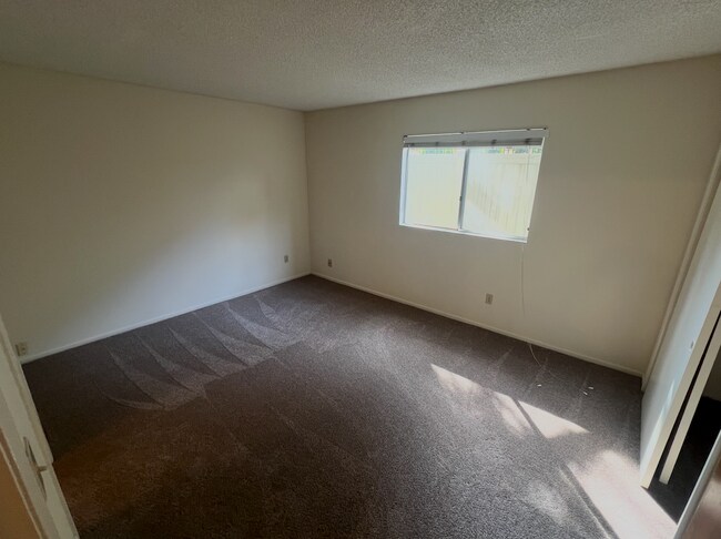 Dormitorio 1 - 3262 Montrose Ave