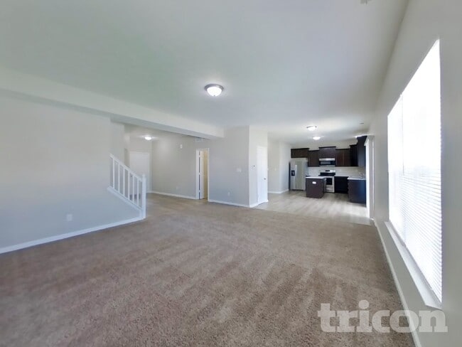 Building Photo - 2252 Silver Spoon Dr