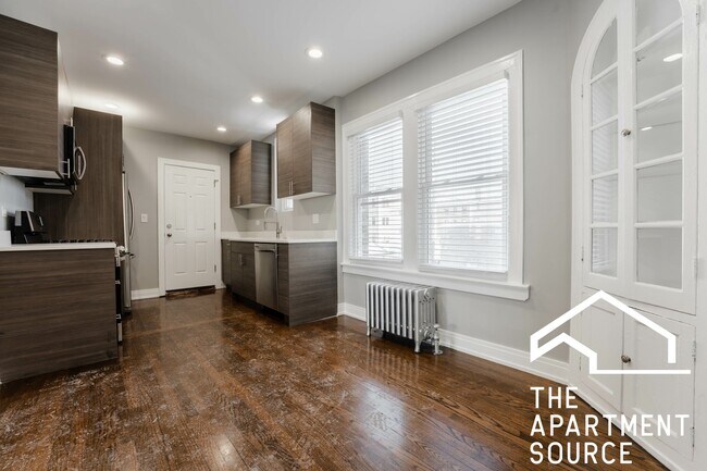 Building Photo - 1432 W Farragut Ave