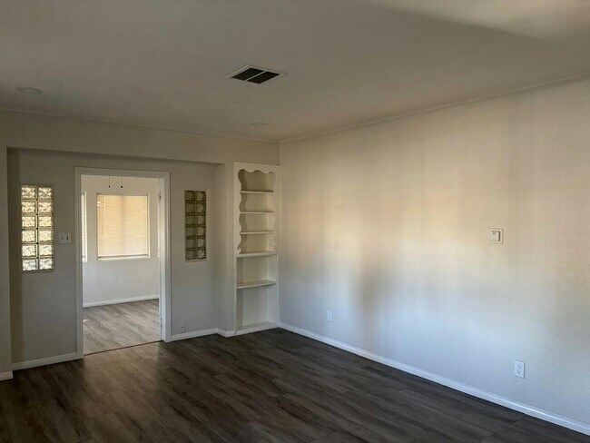 Foto del edificio - 1061 Beaumont Ave