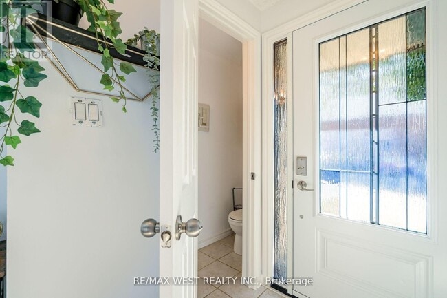 Building Photo - 220-220 Ormond Dr