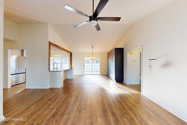 Building Photo - 1245 Monticello Dr