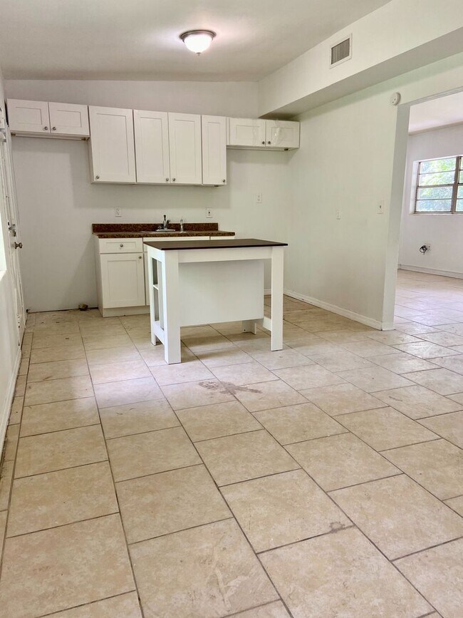Photo - 3 Bedroom / 1 bath Home Now Available for ...