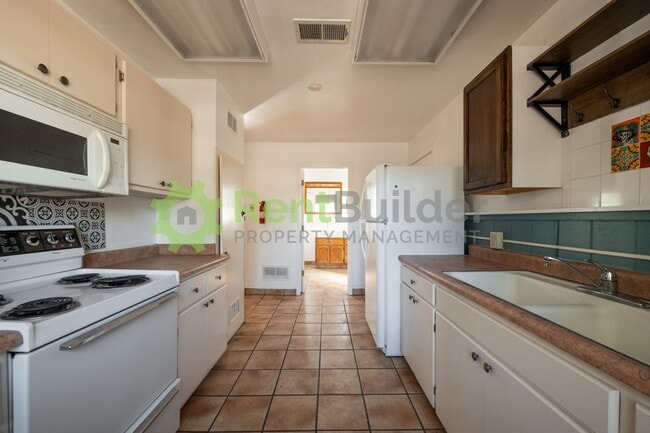 Foto del edificio - CALL US TODAY AT (505) 808-6467 TO SCHEDULE A CONVENIENT SHOWING