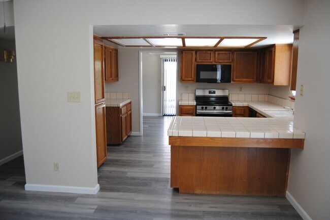 Foto del edificio - 4620 Gorbett Ln