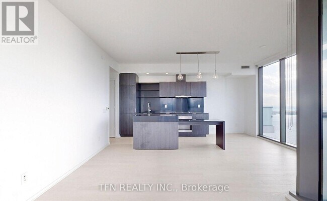 Building Photo - 16-4216 Bonnycastle St