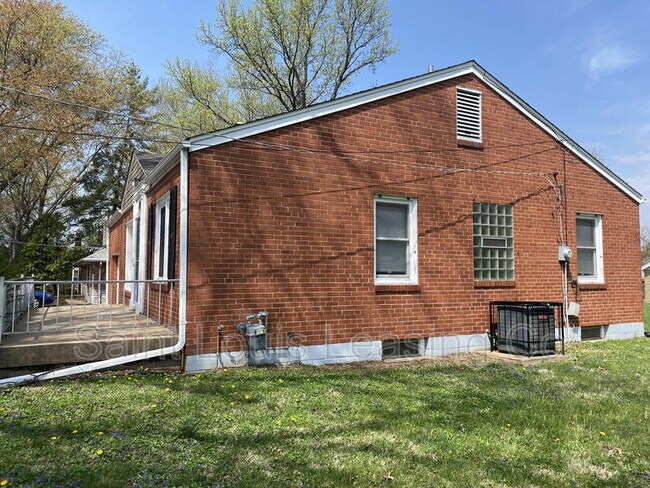 Building Photo - 1615 Redman Rd