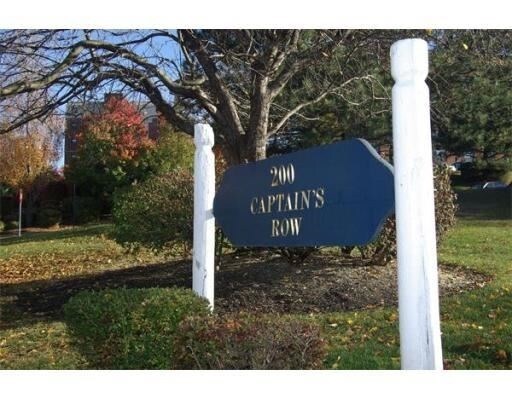 Building Photo - 200 Captains Row