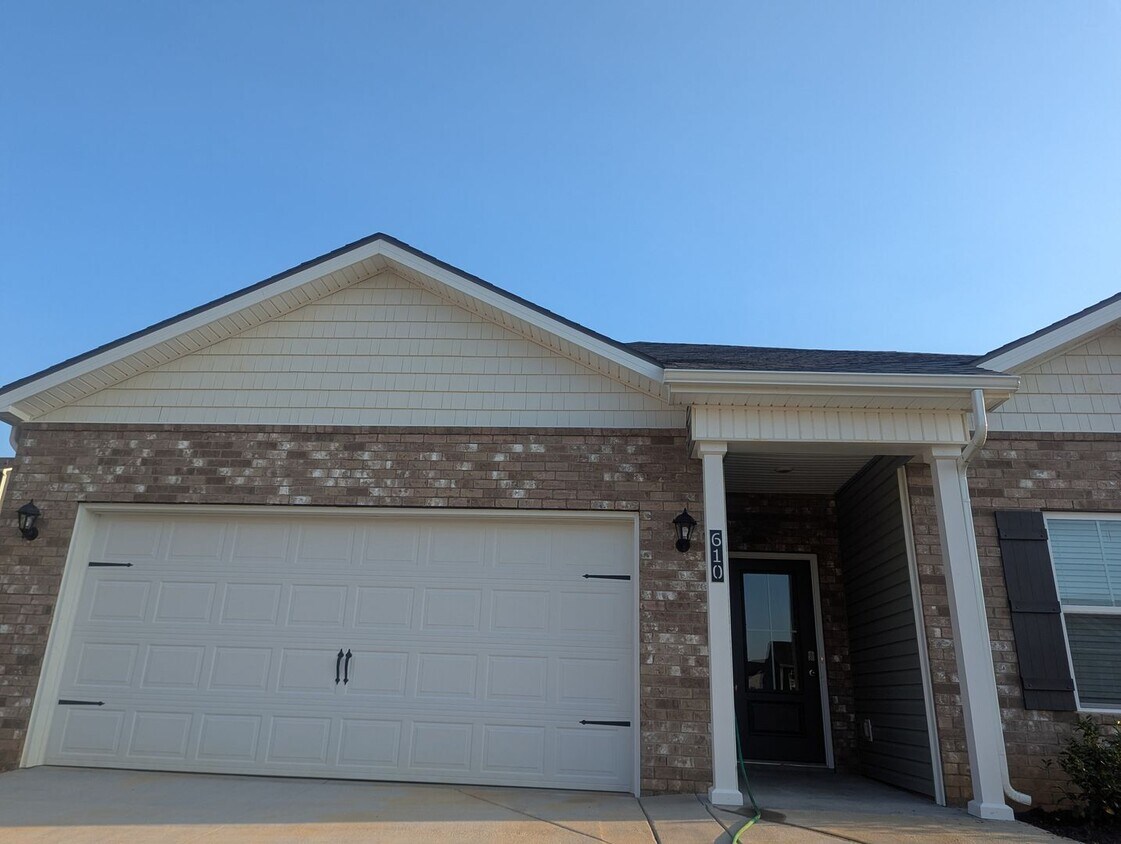 Foto principal - Brand new 3 bed/2 bath home with garage