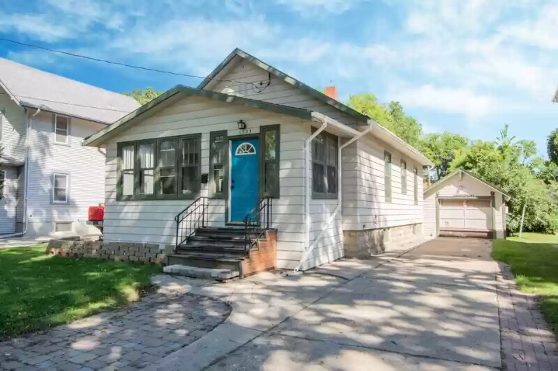 1329 10th Ave S, Fargo, ND 58103 House for Rent in Fargo, ND