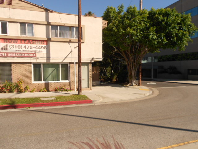 Foto del edificio - 10756 Santa Monica Blvd