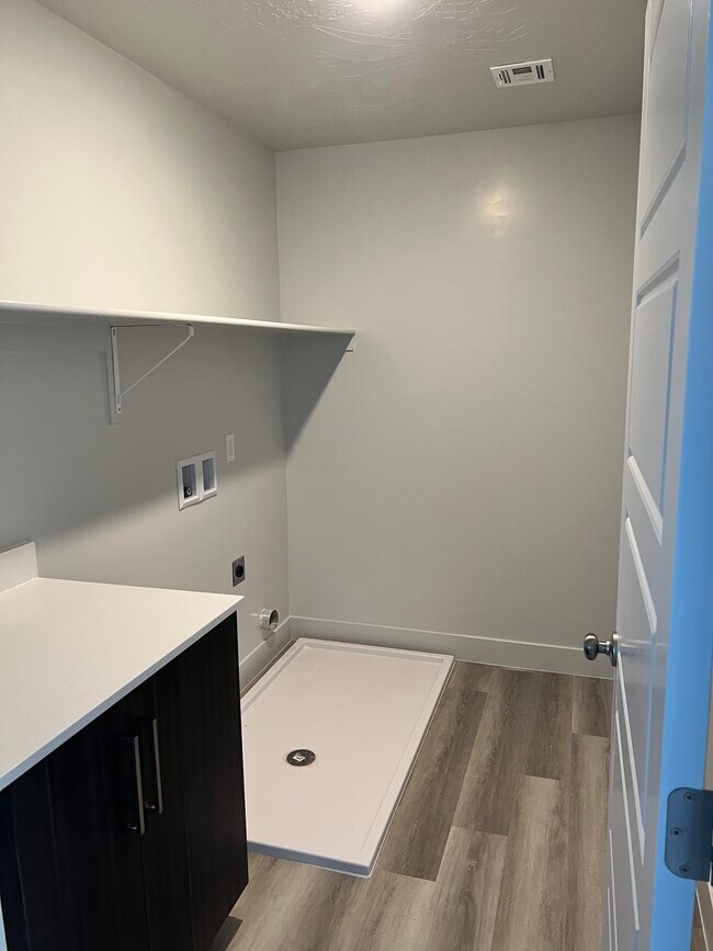 Building Photo - 4102 E Cerro Way