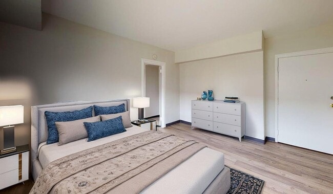 Photo du bâtiment - Mayfair Apartments