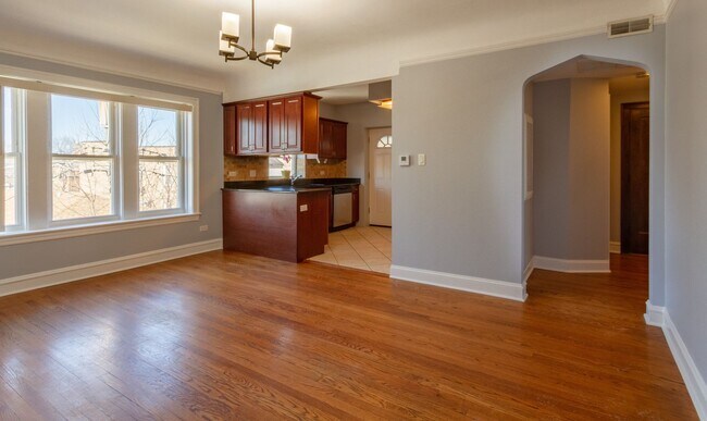 Foto del edificio - Peterson Park - Fully Updated 2-Bedroom / ...