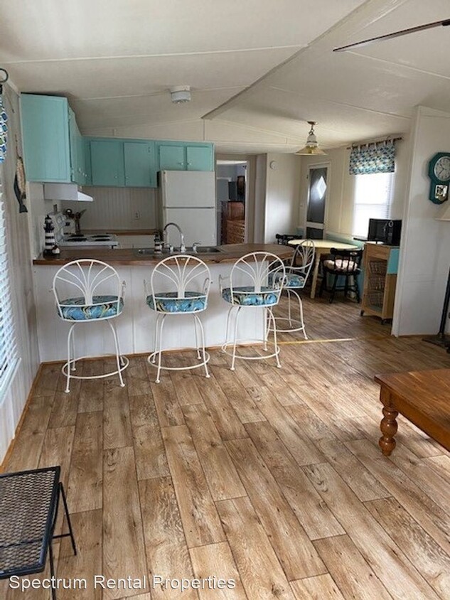 Primary Photo - 3 br, 2 bath House - 336 Bayview Dr