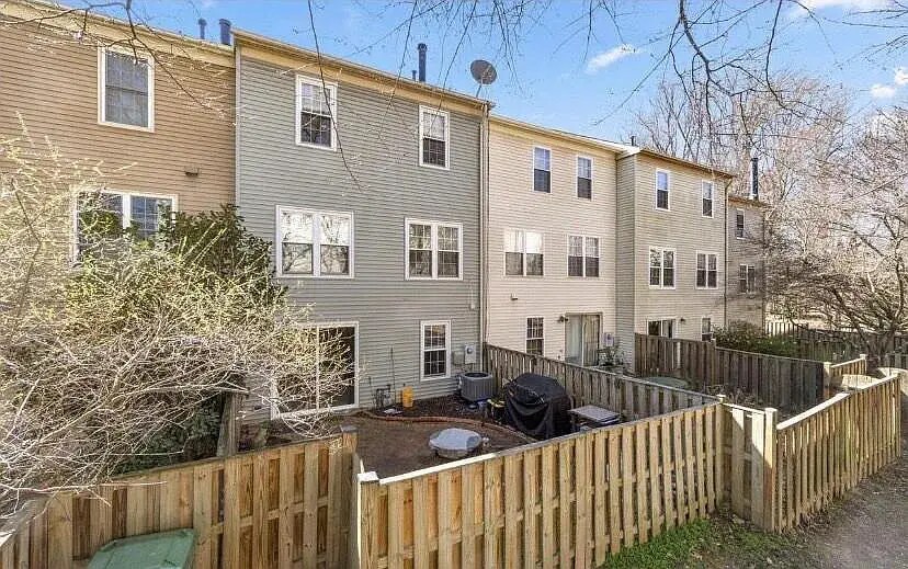 Primary Photo - 7701 Royce St