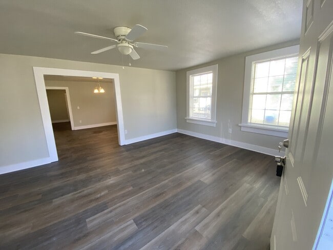 Building Photo - 603 N. Gaines