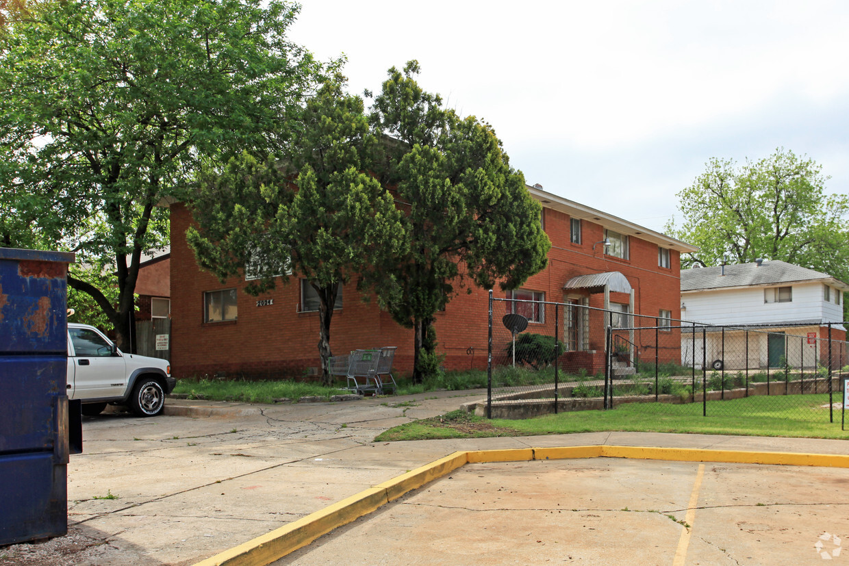 Primary Photo - Ghazal Apartments