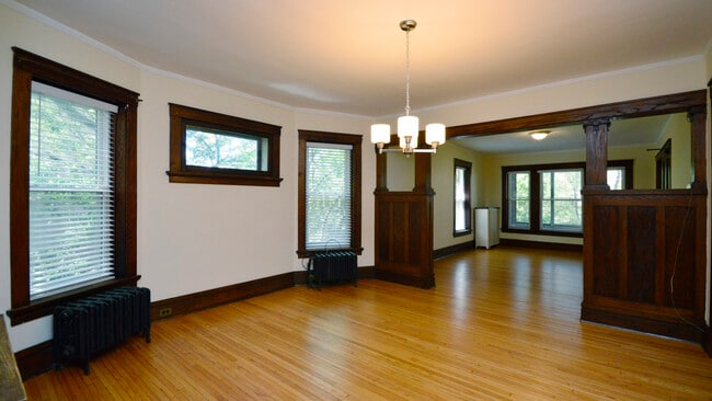Building Photo - 1505 Maple Ave