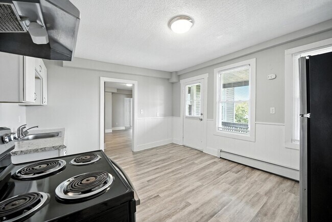 Foto del edificio - 1370 Worcester St