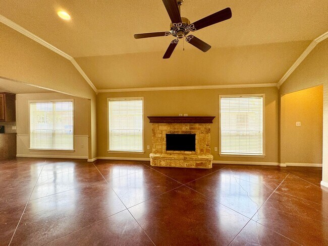 Foto del edificio - Salem Way Luxury Townhomes