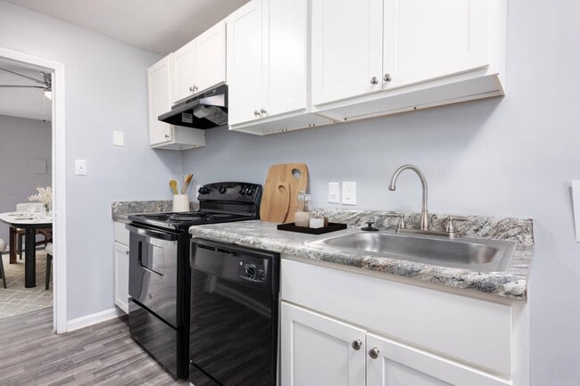 Cocina - Legacy Sedgefield Townhomes
