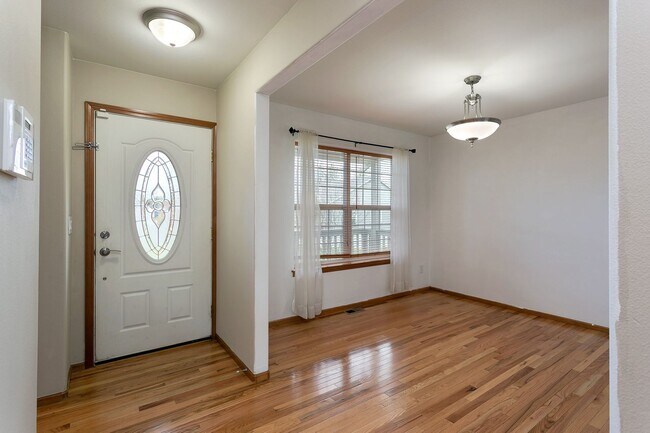 Foto del edificio - 4715 Bedford Ave