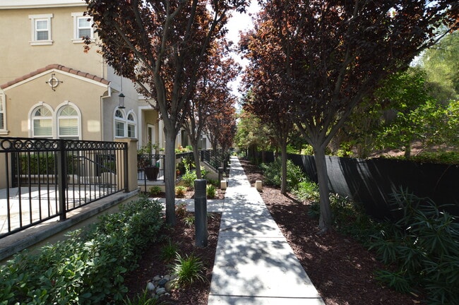 Building Photo - 2348 Winepol Loop
