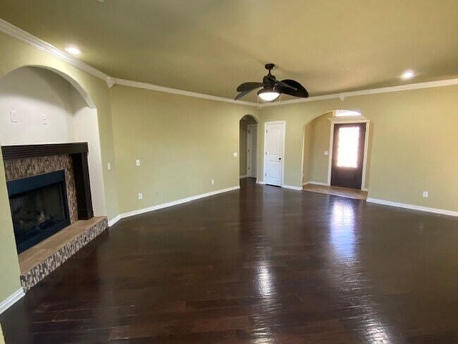 Building Photo - Fabulous Home & Location!