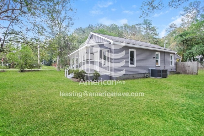 Building Photo - 2303 Haile St