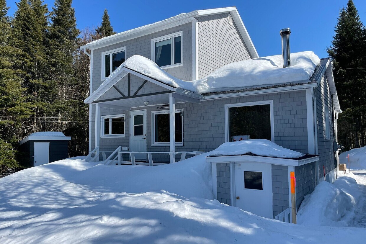 164 Chem. du TourduLacTroisSaumons, SaintAubert, QC G0R 2R0