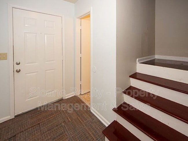 Building Photo - 4726 Linfield Ln