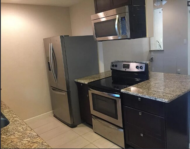 Foto del edificio - 206 Samuel Blvd