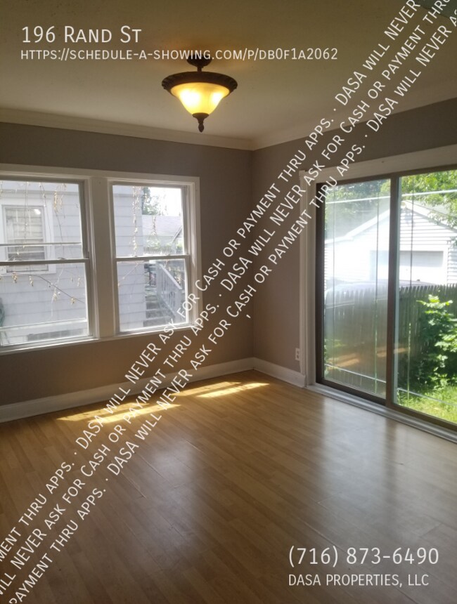 Foto del edificio - 196 Rand - 3 Bed / 1 Bath