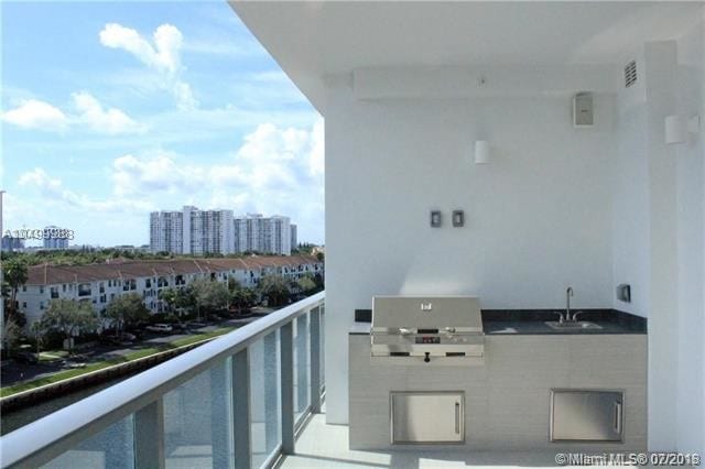 Building Photo - 3300 NE 188TH ST  512