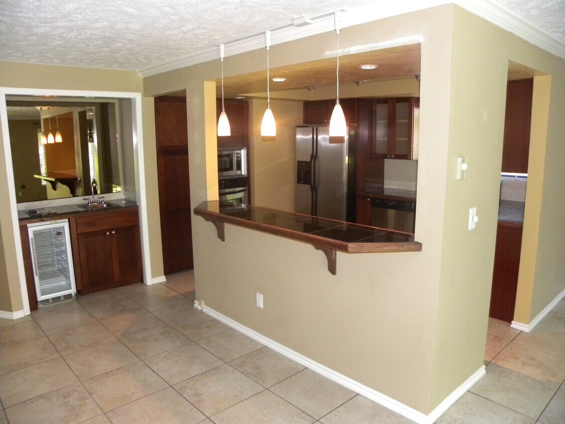 Kitchen - 160 S Coeur Dalene St