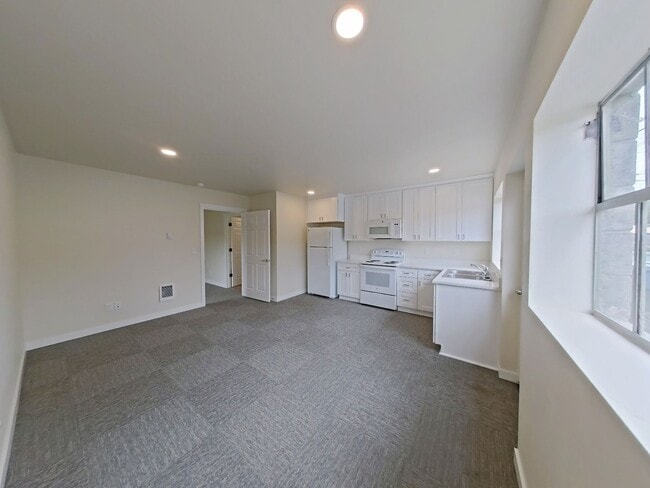 Photo - 1 Bedroom- All utilities included House
