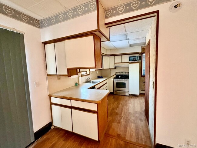 Foto del edificio - 241 W Lake St